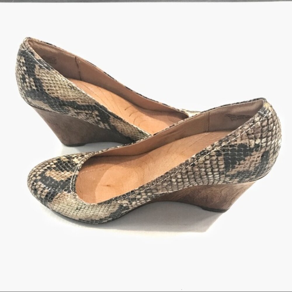 Clarks purity snake skin wedge